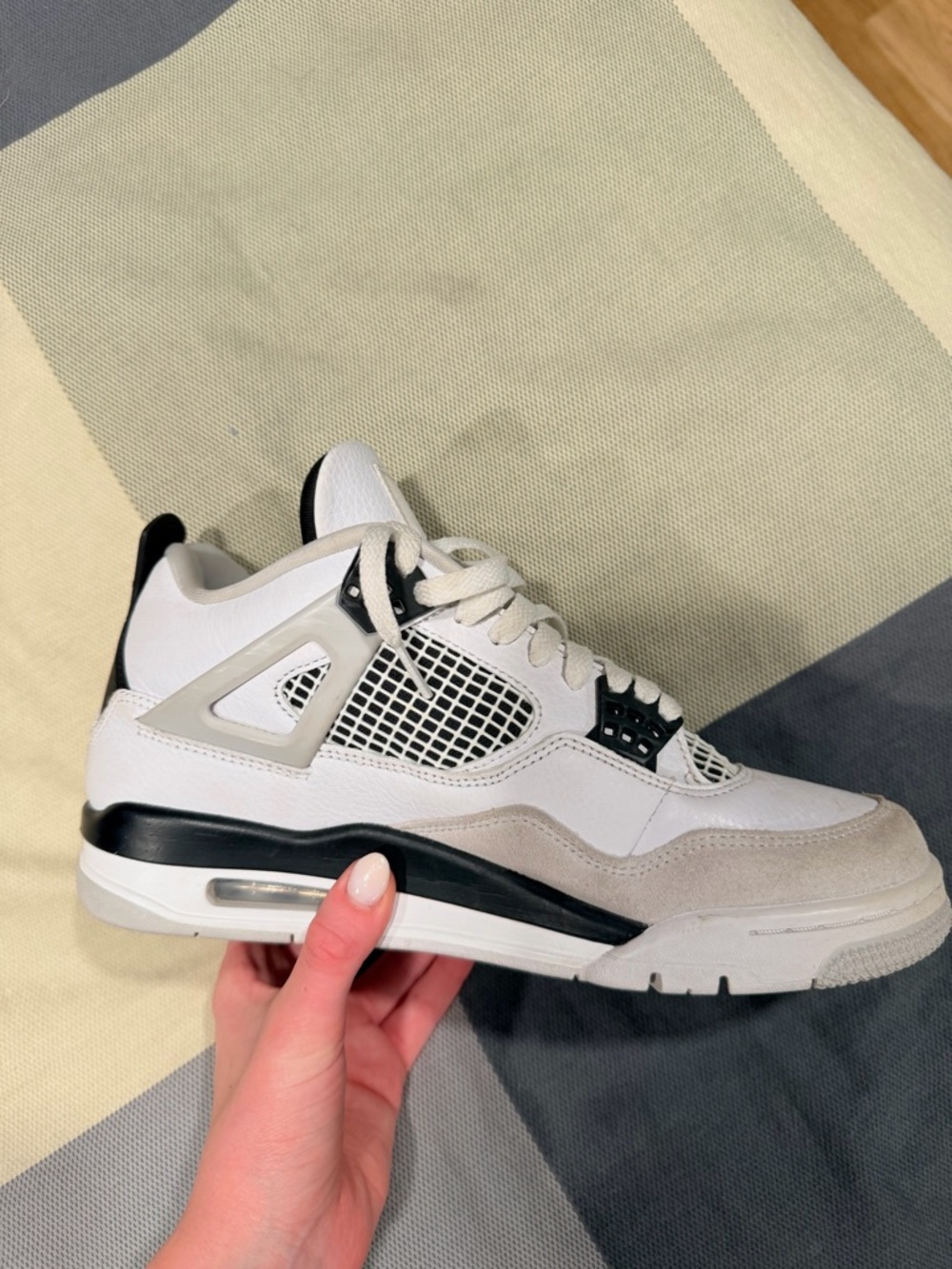 Jordan Men's White and Black Retro Sneakers - Picture 3 of 6
